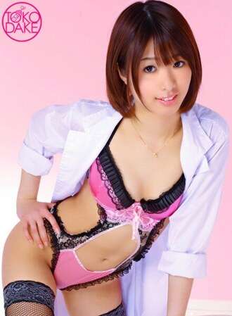 DV-1640 A beautiful nurse fulfills the patient's request with anal play, handjob and blowjob! First, she plays with the patient's dick while licking his asshole, then inserts her finger into his asshole. Next, she caresses his asshole while givi