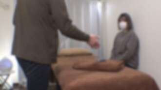 FC2-PPV-4659339 4月6日まで新商品が半額で販売中！【無修正/ナマハメ】妊娠2ヶ月の敏感な奥さんが初めて来店しました。優しいマッサージが欲しかったので、細心の注意を払って施術しました。