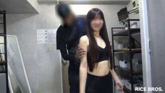 FC2-PPV-4684316 [25-year-old beautiful office lady working for a certain famous company] She was picked up at the gym and fell for her first black cock, and was creampied, which definitely resulted in pregnancy.