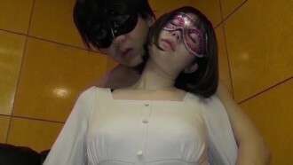 FC2-PPV-4692064 [500 điểm chỉ trong 5 ngày, creampie] Một người vợ trưởng thành 32 tuổi không thể cưỡng lại sự cám dỗ của ham muốn tình dục không thể ngăn cản và mở rộng đôi chân của mình. Cơ thể cô rơi vào khoái cảm và vượt qua cảm giác tội lỗi của cô...