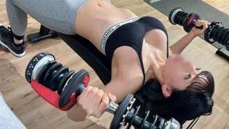 FC2-PPV-4714754 [Un homme talentueux qui est fou de Dicks] Une belle femme H-Cup sur l'entraînement musculaire des médias sociaux, * Mes poussées masochistes avec un muscle féroce et incompétent, * mes poussées masochistes, et elle est complètement vaincue d'une voix idiote. - - J'en ai fait une femme soumise qui a sucé le pénis très dur [meilleur épisode]