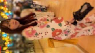 FC2-PPV-4719294 ※Félicitations ! 1980 points pour congélation/décongélation ! [Un chef-d'œuvre] Un JD de style Nogizaka qui ressemble à Nishino Nishino avec un joli accent du Kansai. Un yukata avec un sourire pur et innocent. Une éjaculation vaginale profonde dans un pus sensible