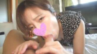 FC2-PPV-4733180 [未经审查] 沉迷于老男人鸡巴的G罩杯巨乳凹印偶像的超火辣私人口交！！无法抗拒一个漂亮女人的迷人嘴唇，他在她的嘴里射精！