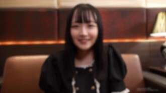 FC2-PPV-4739587 3 天！半价！[第一次拍摄] [一半在里面，一半在外面] 这个在骗局咖啡馆工作的神秘女孩是一个非常敏感、淫荡和受虐狂的女人。她毛茸茸的阴户和神秘的大眼睛，以及她迷人的气氛将醒来