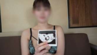 FC2-PPV-4749327【初回 70% オフ、妊娠 ♡】0384_003 21歳妊娠11週0日のいちかちゃん、再び、危険な日に中出しAV撮影、哀れなナチュラルHカップ、色白、童顔、巨乳JDが誕生（