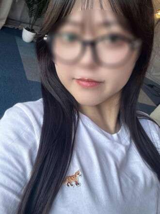 FC2-PPV-4766363 [Komplett erster Schuss] Transparente Schönheit Nr. 1 der SSSS-Klasse, mit verbundenen Augen, unerwartet eingecremt von Black Man! Kontinuierliches Abspritzen lässt sie tief in ihrer Vagina abspritzen! Teil 1