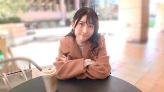 SIRO-5517 “Seorang peneliti sains yang cantik telah datang untuk membuktikan teori diet seksnya! Sikapnya yang cerdas dan lembut memikat pria! Kontras antara tubuhnya yang dicukur dan rambut tebal yang dia sembunyikan sangat tak tertahankan! Seks adalah kecantikan dan diet... “: